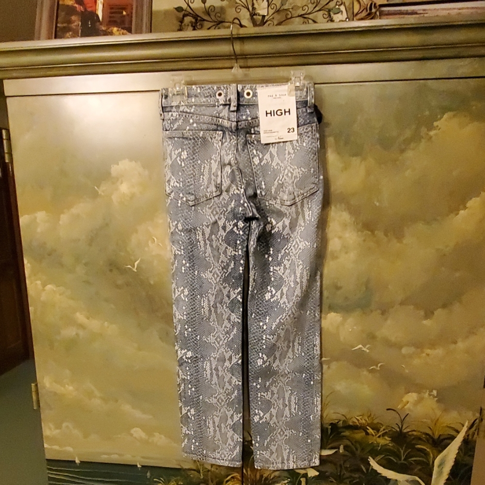 JEANS - Picture 5 of 8